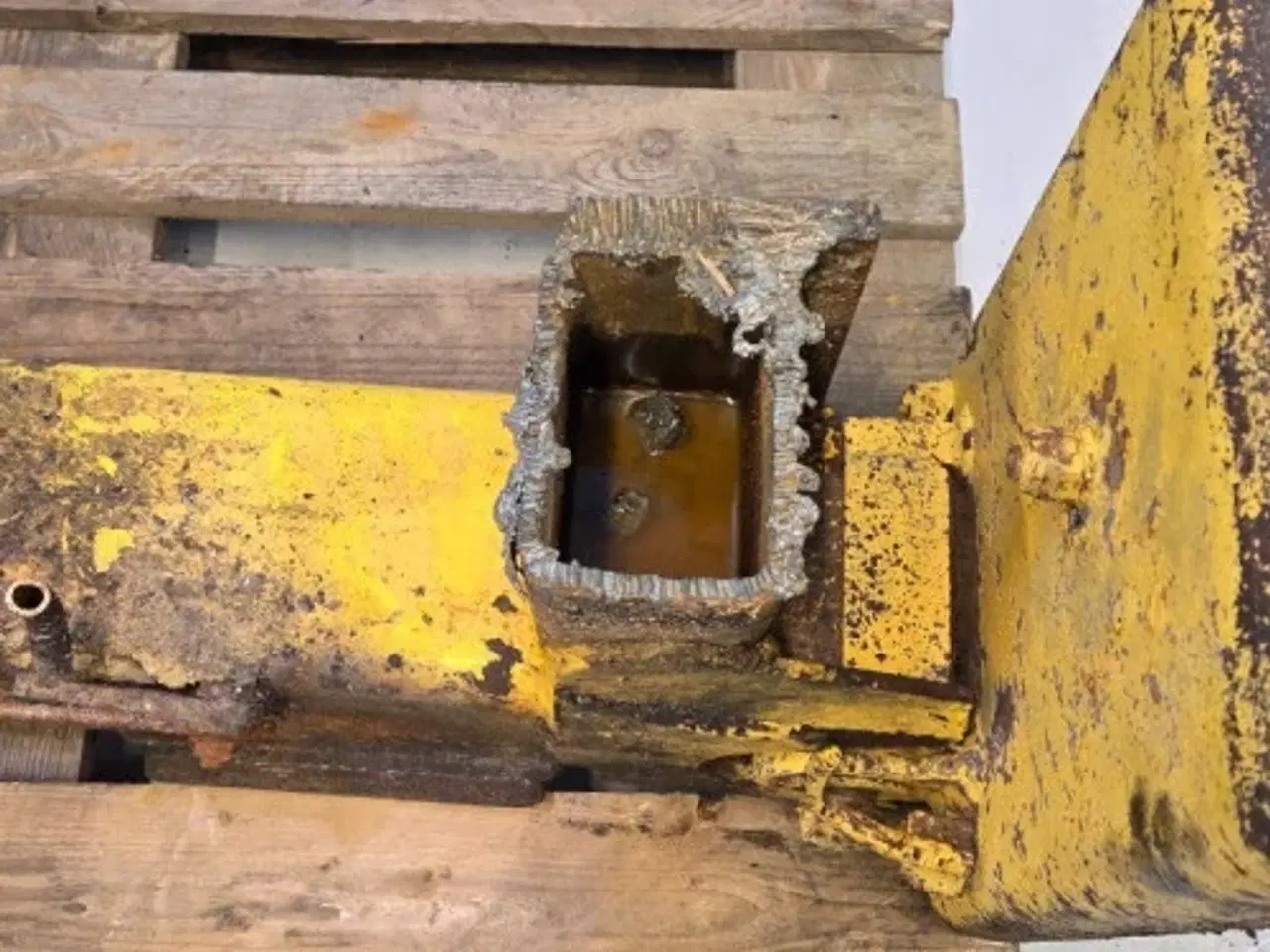 Billede 8 - New Holland LB115B Støtteben R.  87376352