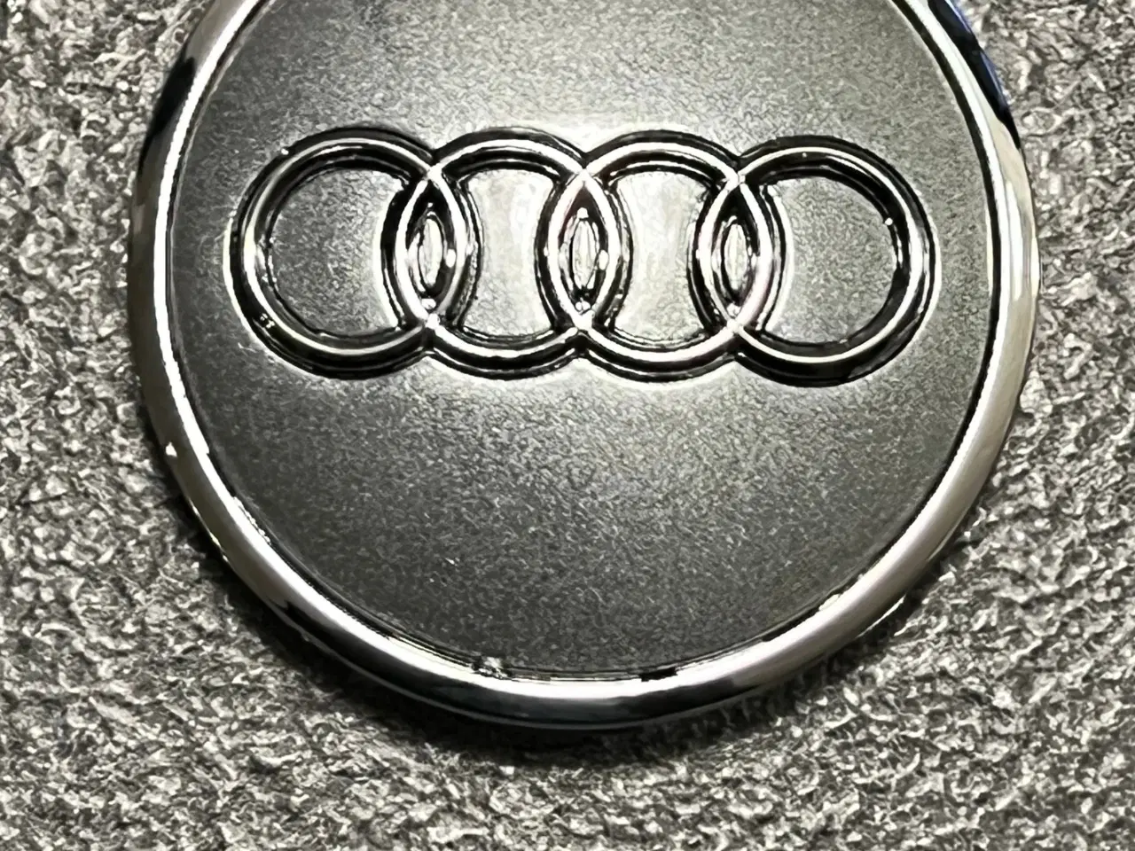 Billede 1 - Audi centerkapsler grå/ Krom 61/57mm