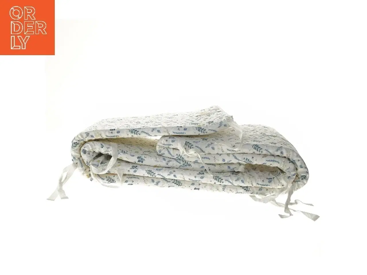 Billede 2 - Blomstret sengerand med bladmotiv fra CamCam (str. 30x360 cm)