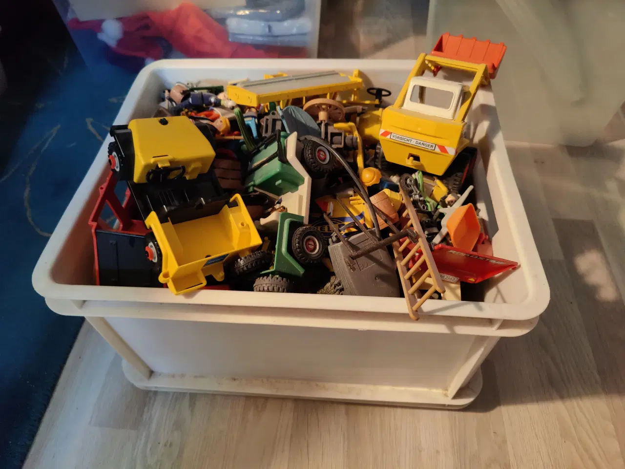 Billede 2 - En blandet kasse Playmobil