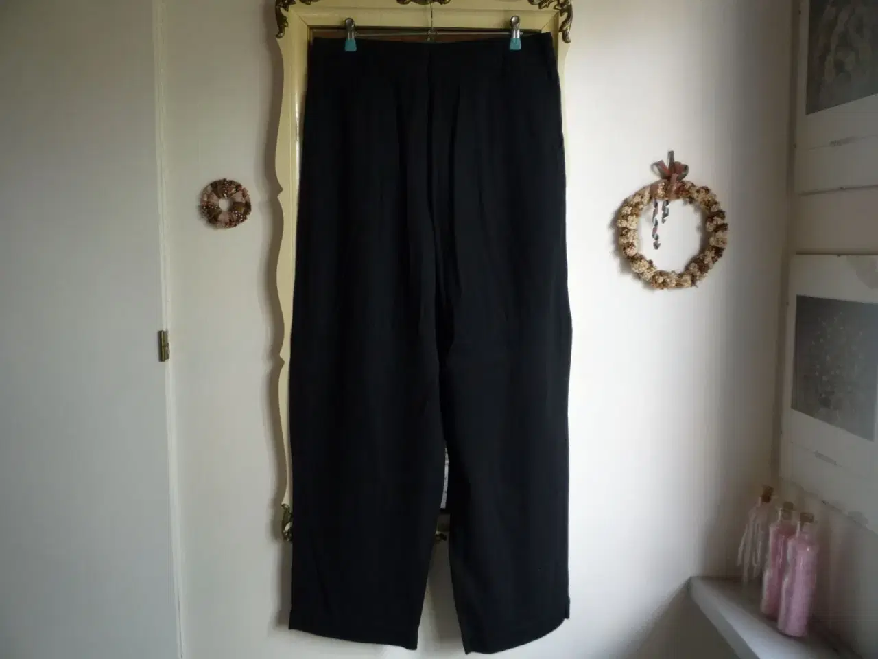 Billede 2 - Sorte lange bukser, mrk. Gelati