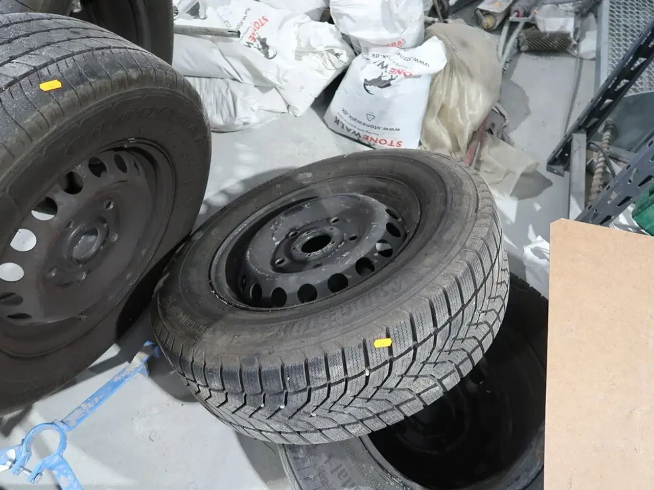 Billede 3 - 4 stk. fælge med dæk BRIDGESTONE, GOODYEAR, CONTINENTAL