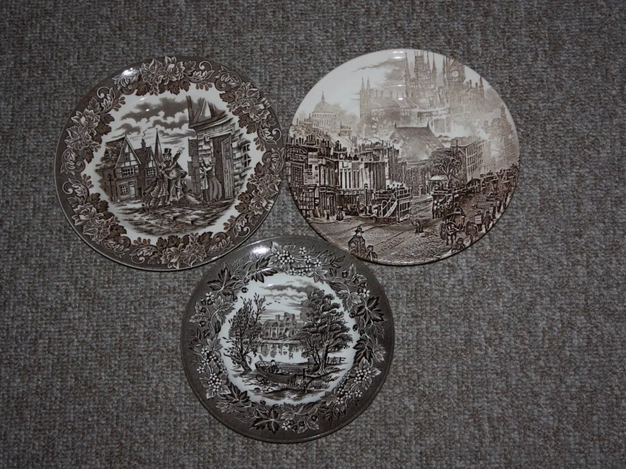 Billede 1 - Tallerken 17,5 cm Medmenham Abbey
