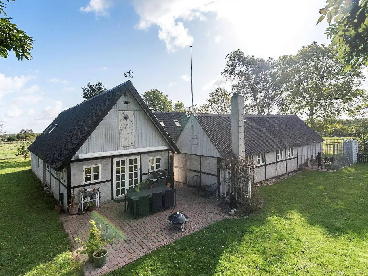 Billede 1 - Markise, elektrisk med fjernbetjening og lys spot