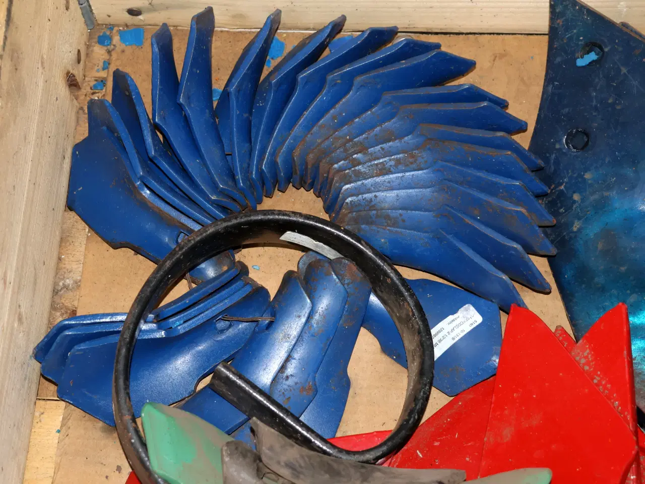 Billede 2 - Palle diverse sliddele til jordbehandlingsmaskiner