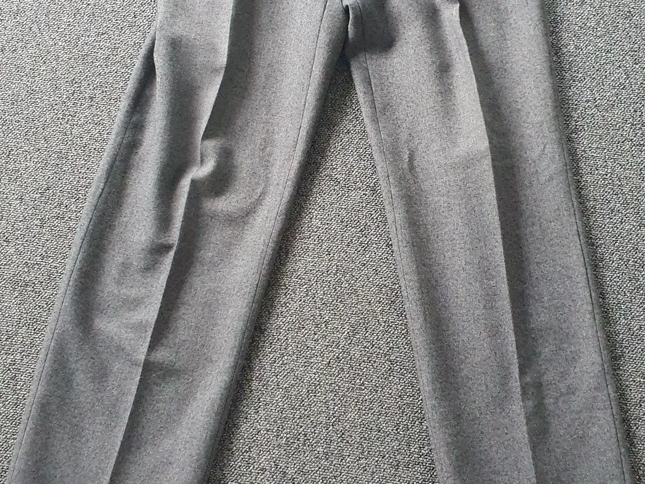 Billede 3 - Grå bukser,  talje 95cm