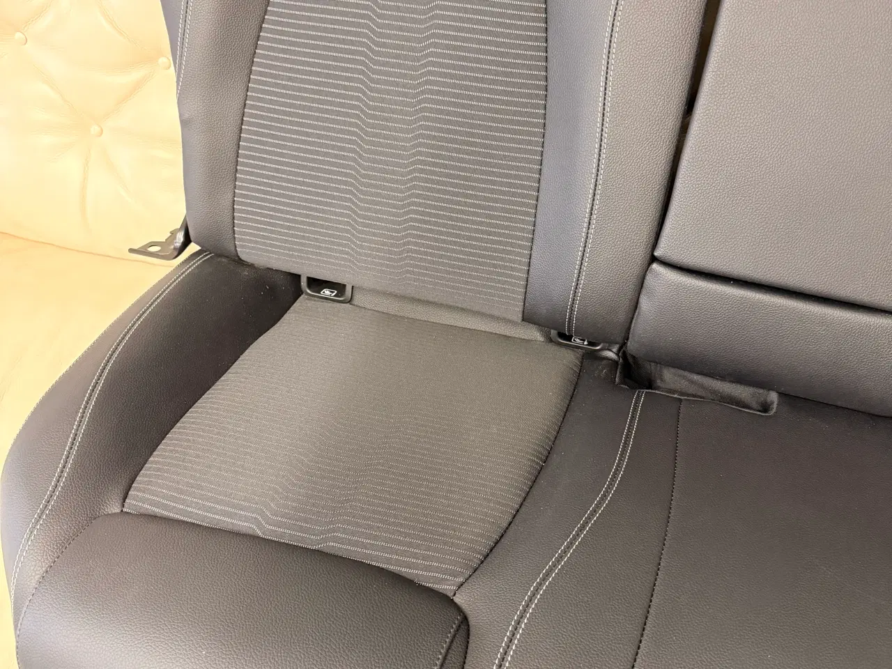 Billede 2 - Mercedes Benz B-klasse 2019 -  komplet bagsæde