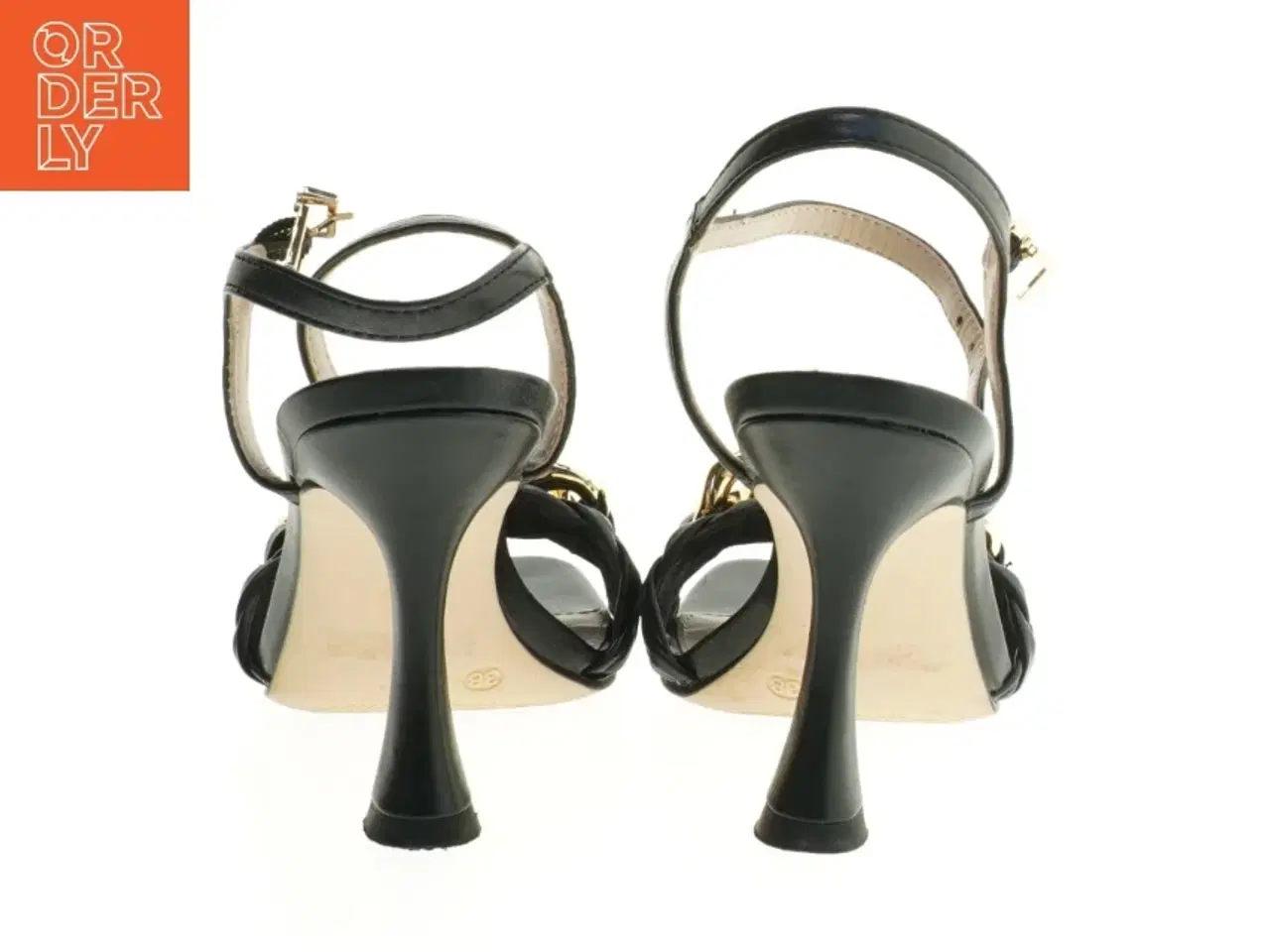 Billede 2 - Sort højhælet sandal med guld kæde detalje fra Catwalk (str. 38 )