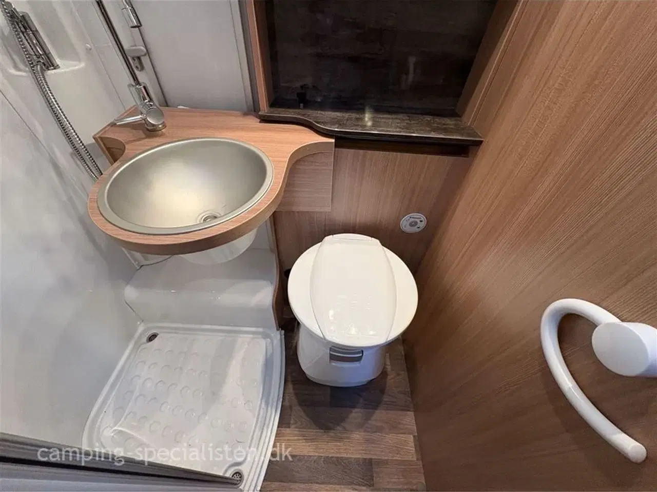 Billede 16 - 2016 - Knaus Sky TI 650 MEG Knaus Sky Ti 650 MEG Silver Selection 2016 - Kan ses nu hos Camping-Specialisten.dk