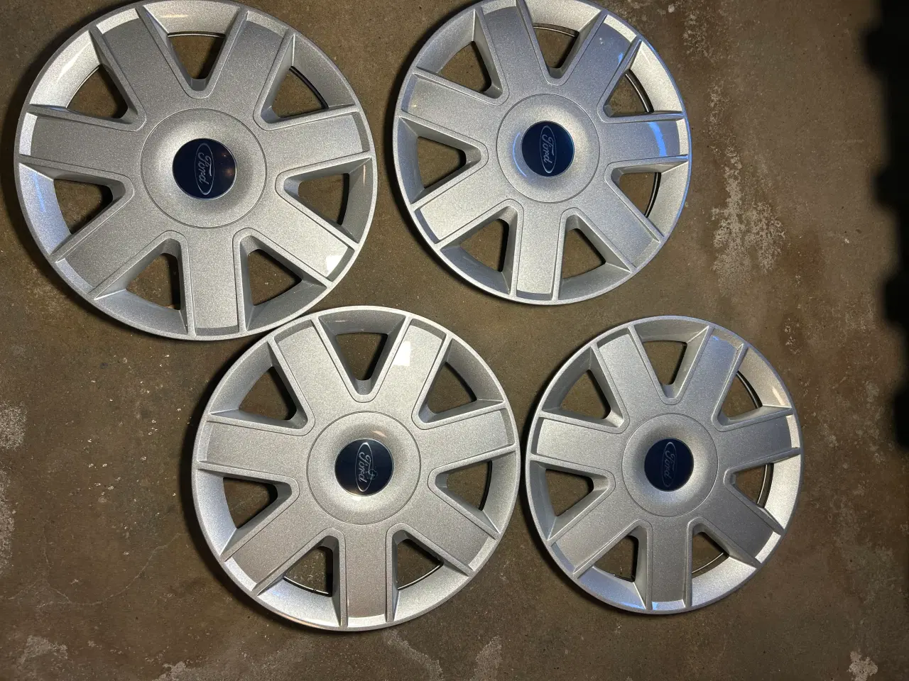 Billede 7 - 4 Michelin Energy Saver dæk med fælge 175/65 R14