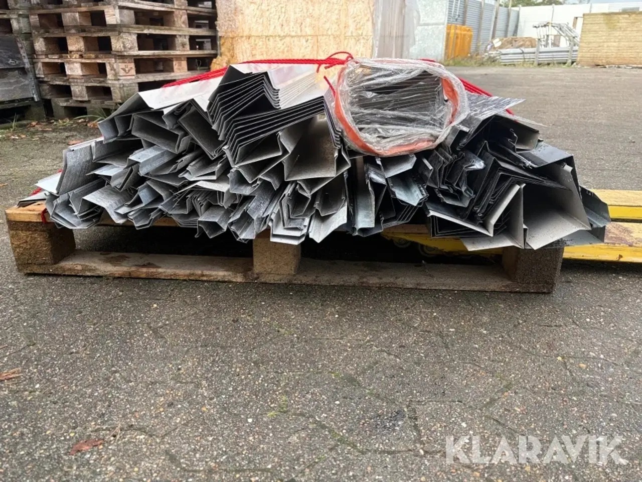 Billede 3 - Blandet lot vindskeder, kapsler og tagfod Alu