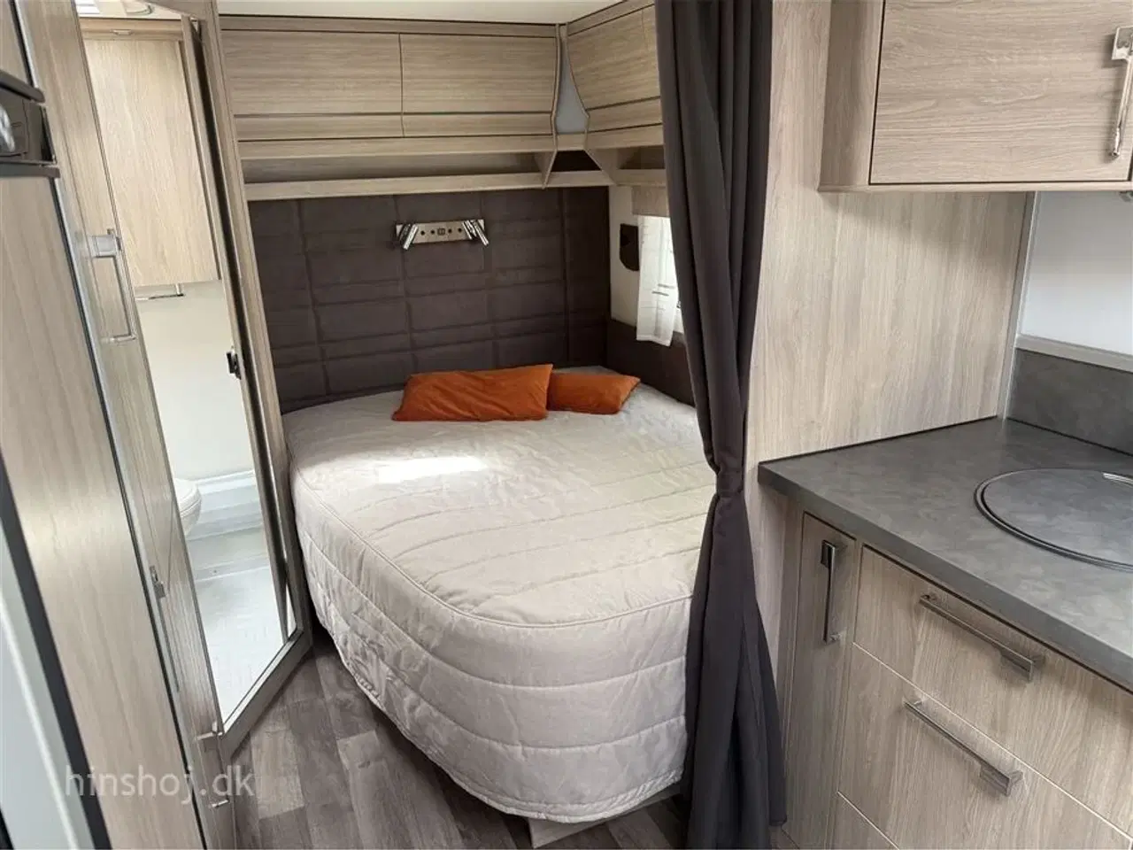 Billede 2 - 2022 - Kabe Ametist 560 XL KS KING SELECTION   Lækker Vintervogn fra Svenske Kabe med  fransk dobbeltseng fra Hinshøj Caravan