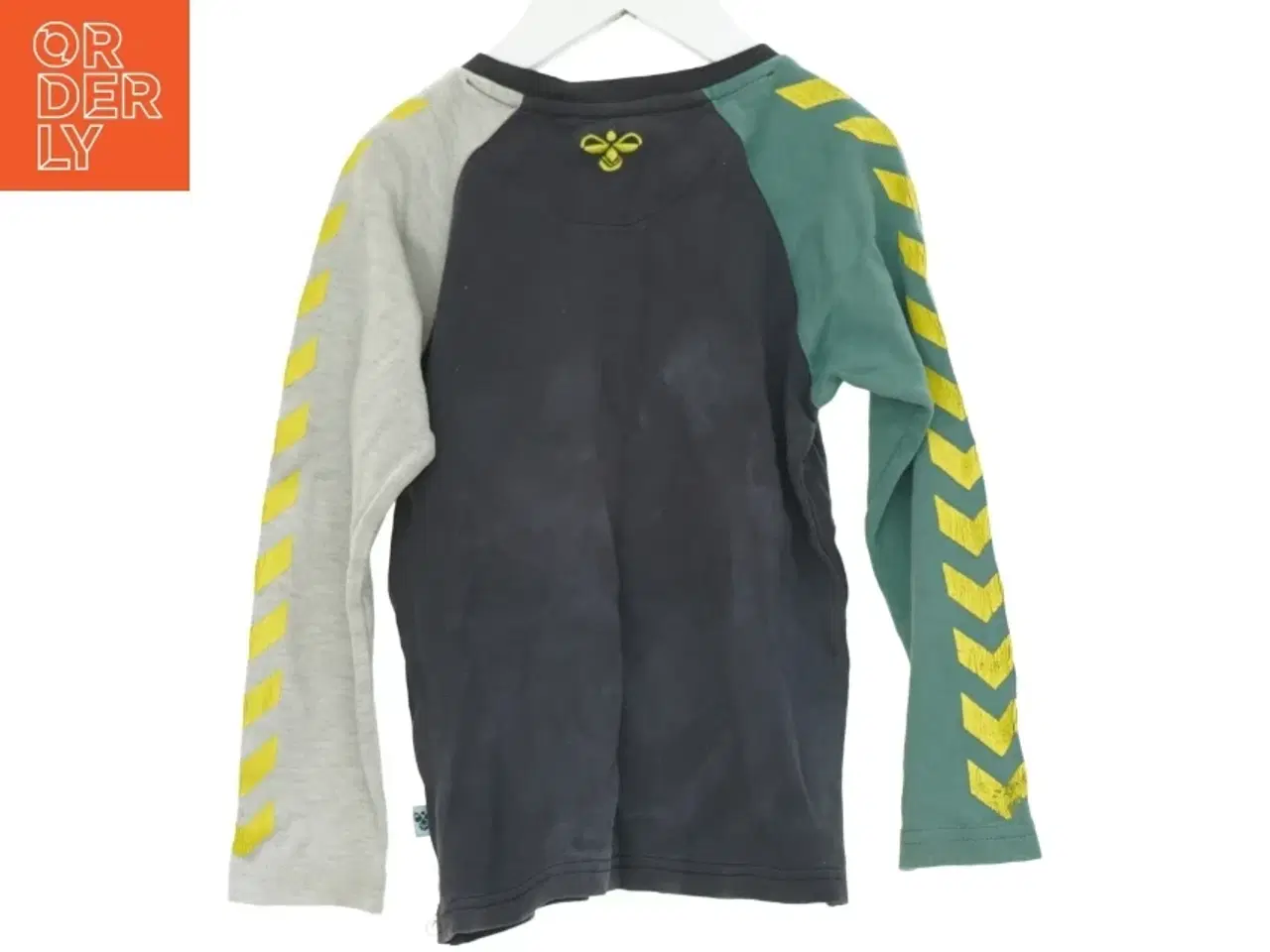 Billede 2 - Bluse fra Hummel (str. 110 cm)