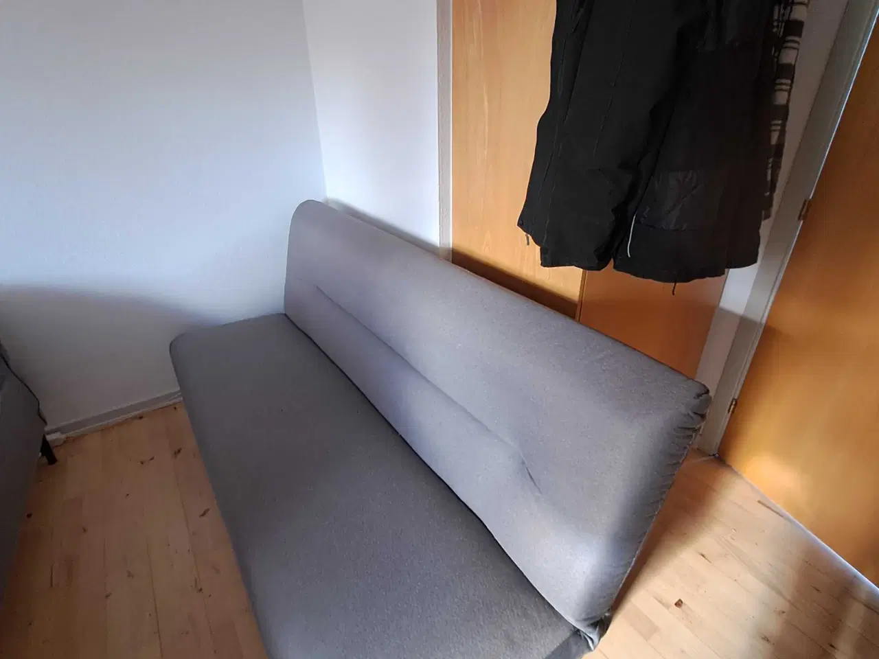 Billede 2 - Sovesofa m magasin 