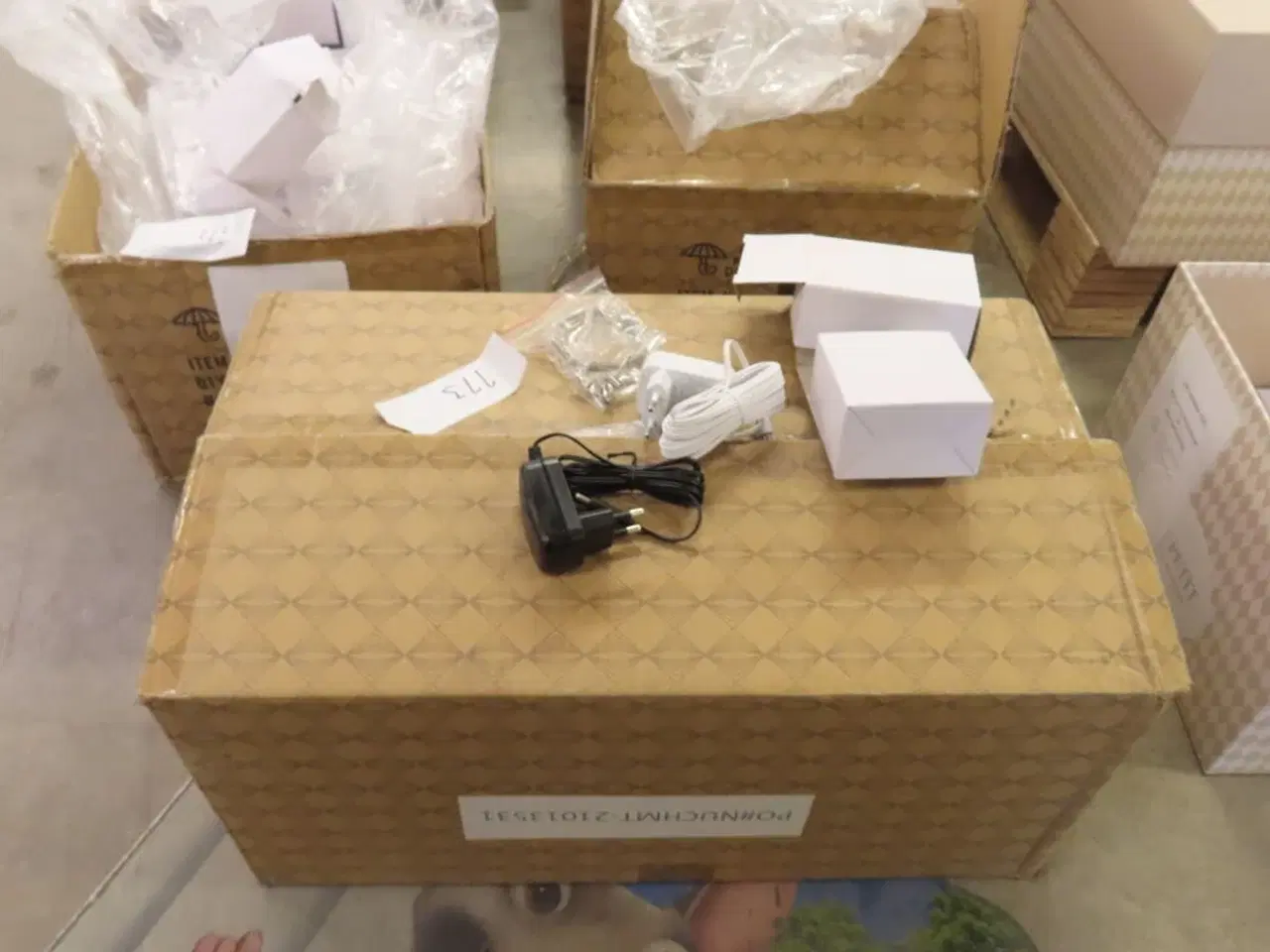 Billede 1 - 2 kasse med oplader