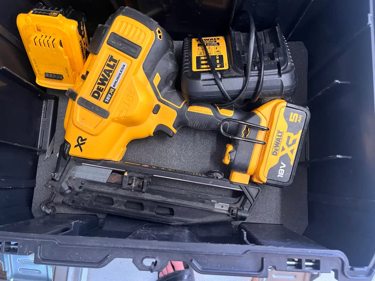 Billede 1 - DeWALT DCN660N-XJ dykkerpistol 18V XR 16Ga 