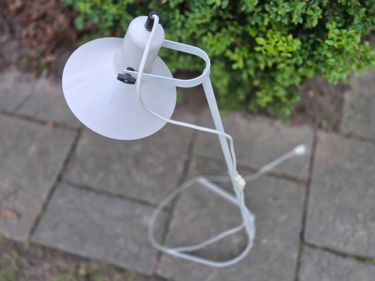 Billede 11 - Usædvanlig gulvlampe med skråtstillet stander