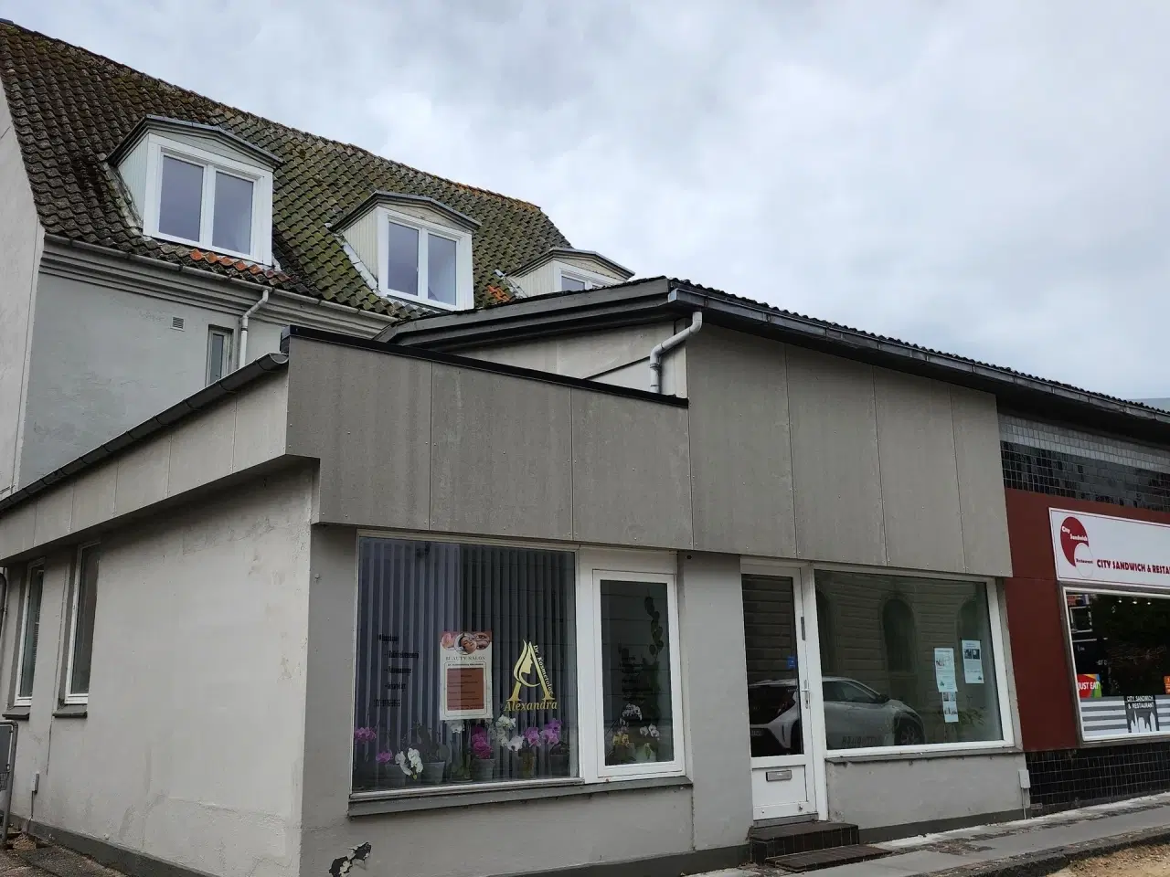 Billede 1 - Salon. butik. kontor eller anden form  for erhverv. Centralt beliggende nær Store Torv Hobro.