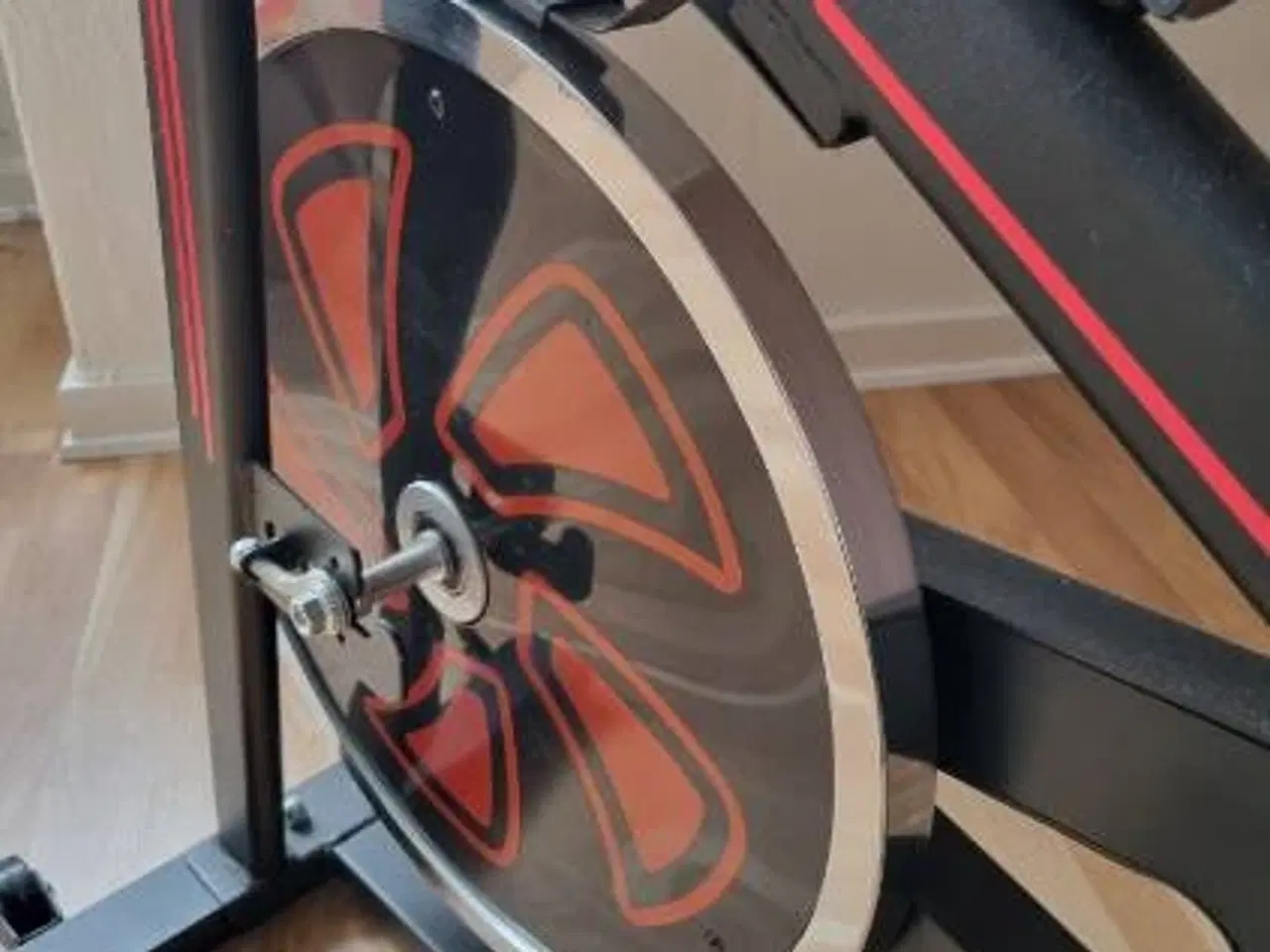 Billede 3 - Motions cykel som ny.