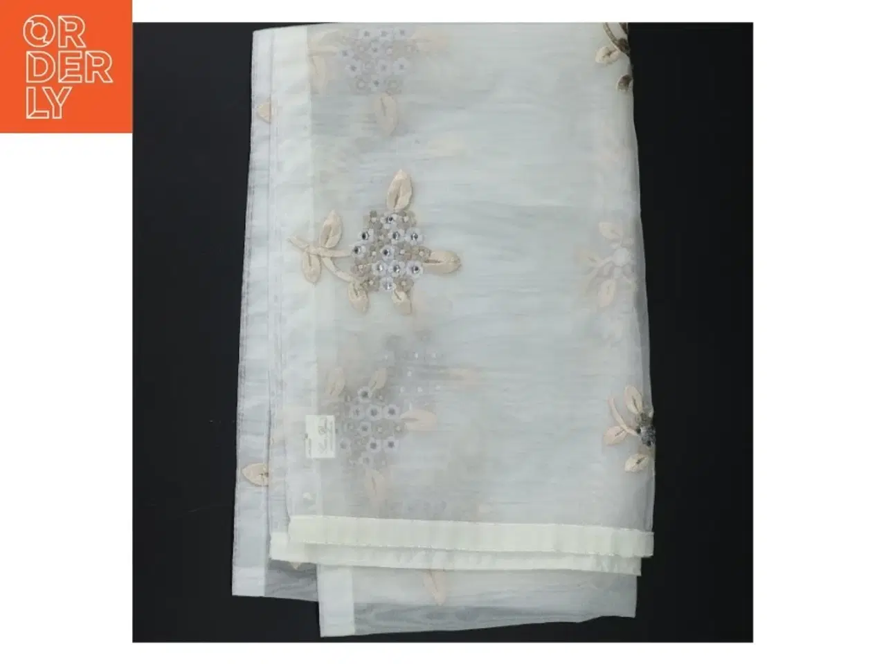 Billede 4 - Bordløber med broderi fra Lene Bjerre (str. 128x41 cm)