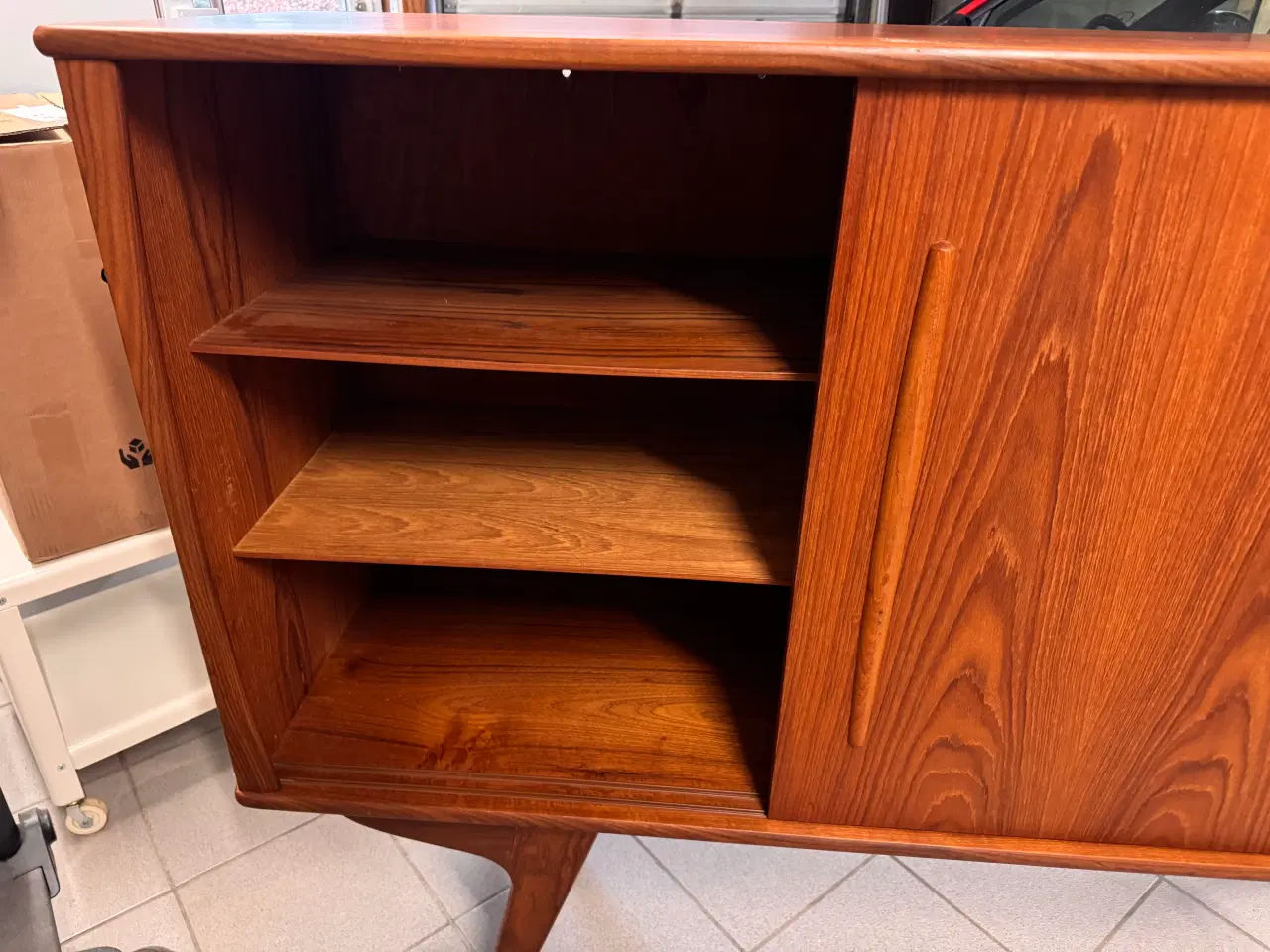 Billede 3 - Skænk i teaktræ