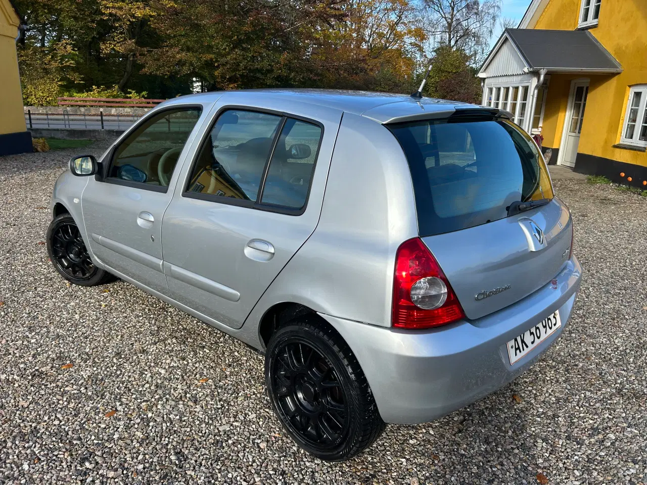 Billede 2 - Fræk Clio søger nyt hjem