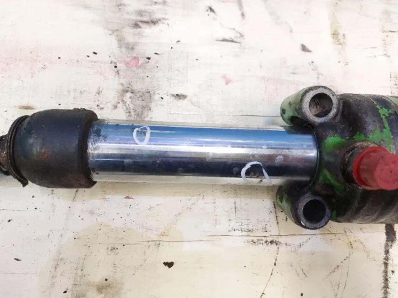Billede 11 - Merlo P38.10 Styrecylinder 044445