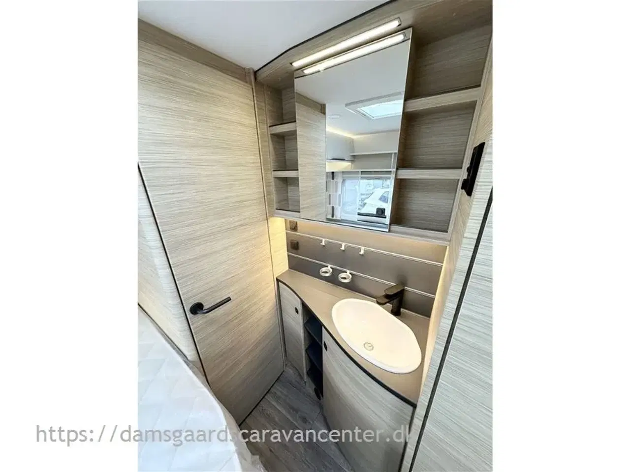 Billede 16 - 2026 - Fendt Apero active 390 FH   Dobbeltseng -Truma Combi 4E-Gulvtemp.