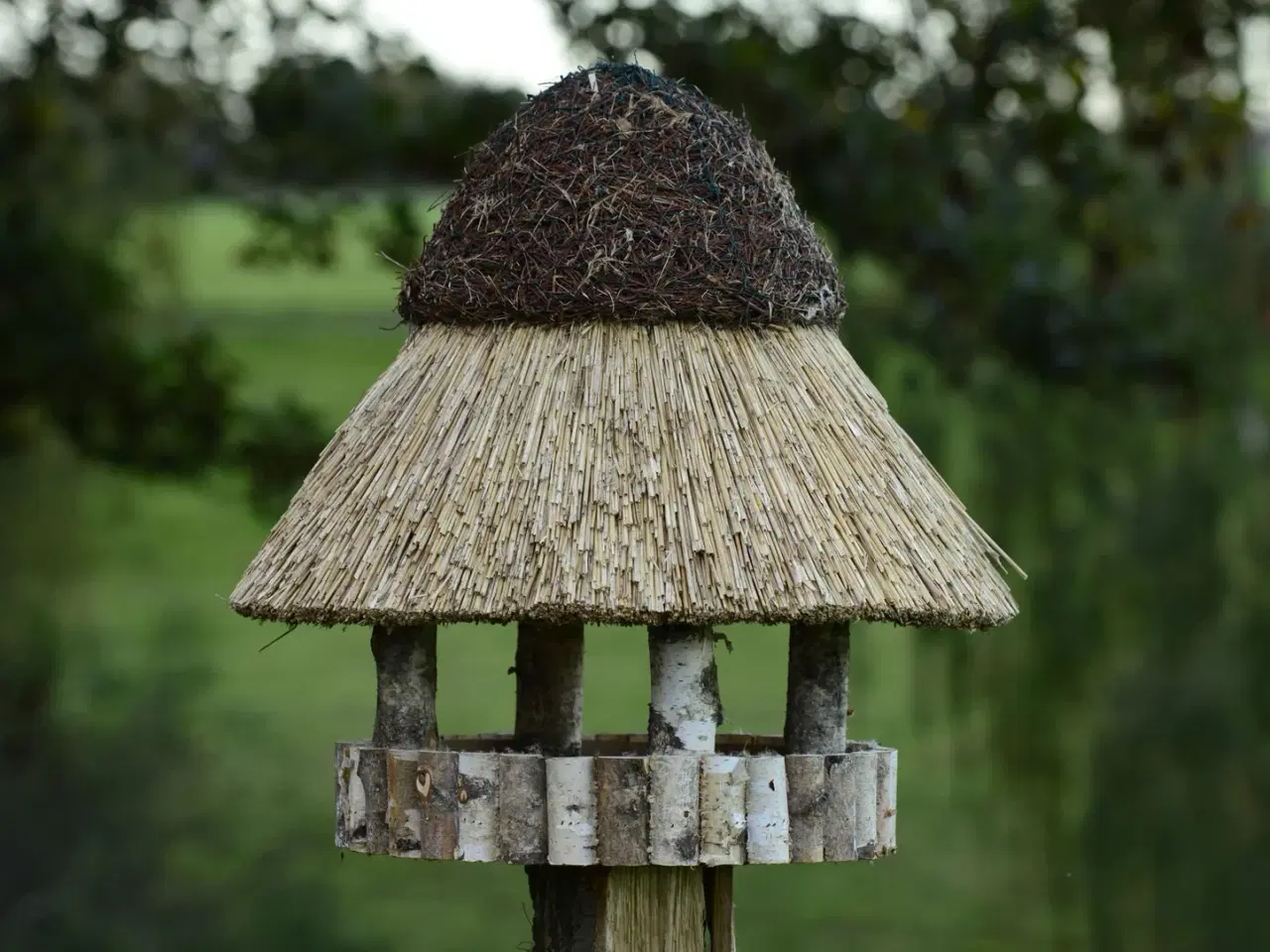 Billede 1 - Stråtækt foderhus nyt der følger ikke stolpe med