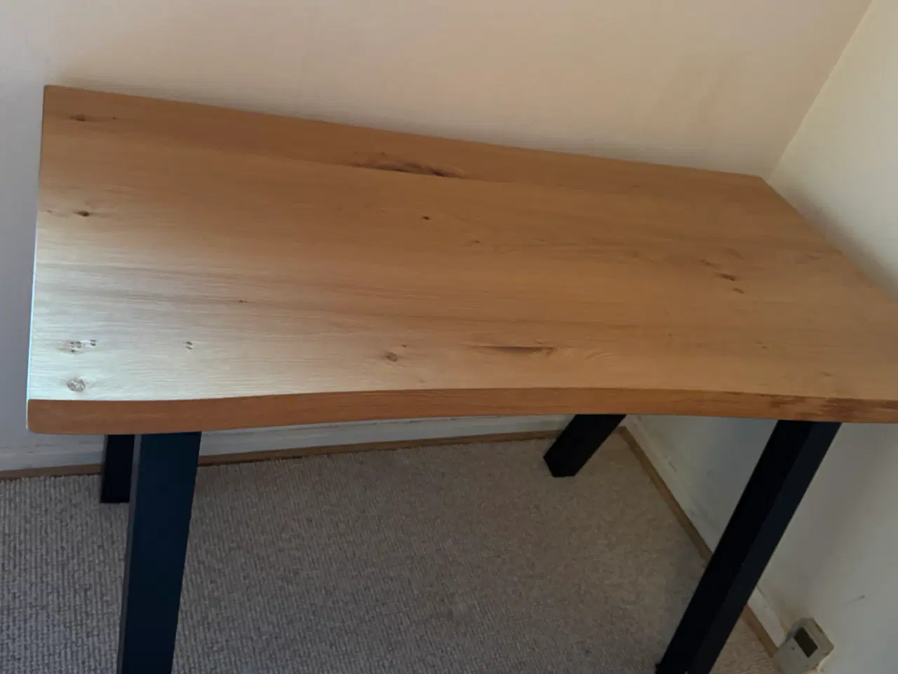 Billede 1 - Skrivebord til værelset 