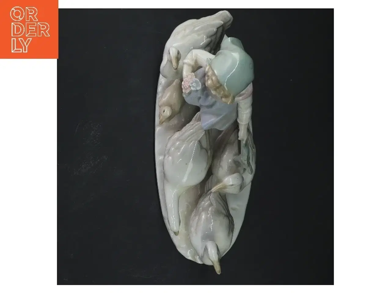 Billede 4 - Porcelænsfigur af pige med ænder (str. 22x20 cm)