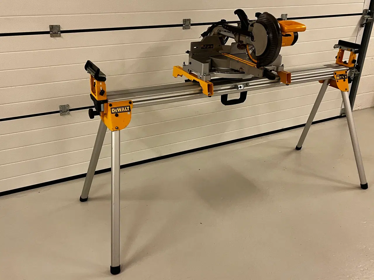 Billede 1 - DeWalt DW712-QS kap/geringssav