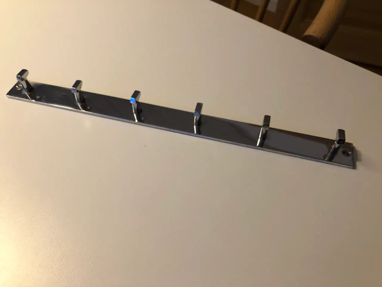 Billede 1 - Forkromet knagerække 32 cm