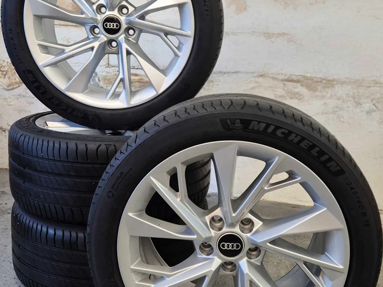 Billede 1 - AUDI A4 / A5 / A6 / A7 ORIGINAL ALUFÆLGE MED SOMME