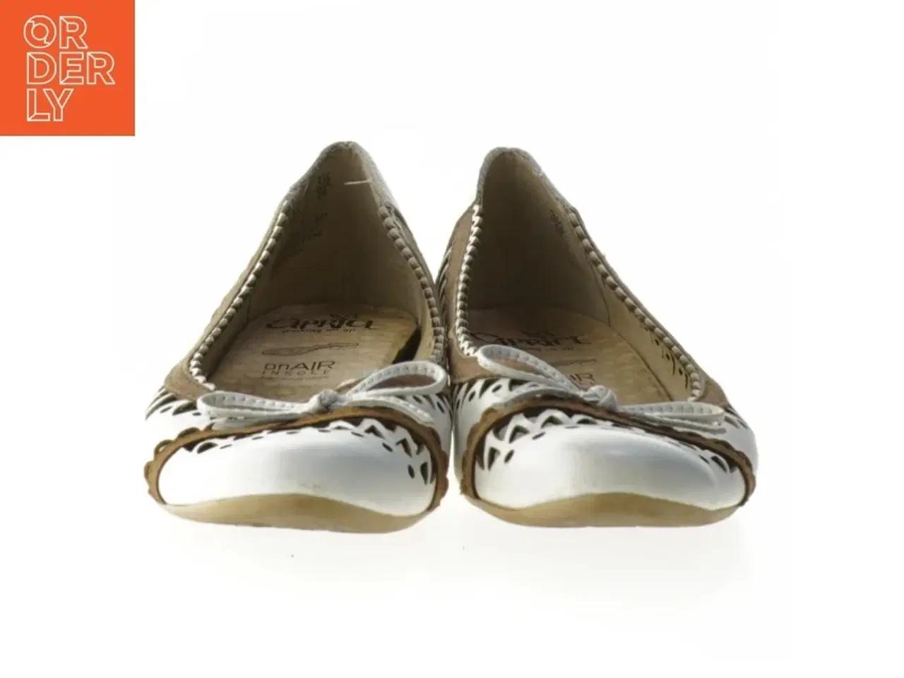 Billede 3 - Hvide kvinde ballerina sko fra Caprice (str. 35 )