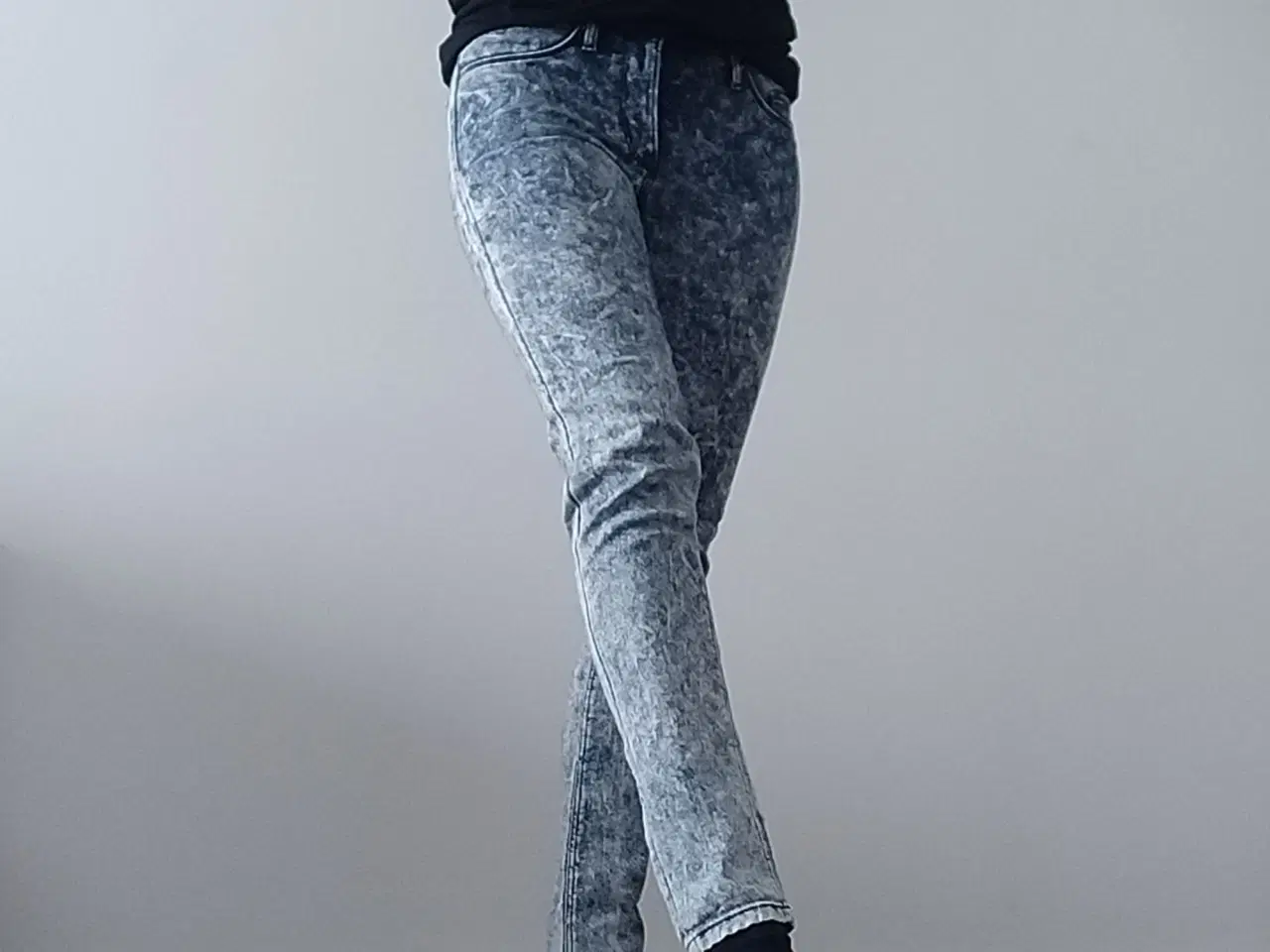 Billede 4 - H&M skinny jeans, blå og hvid, bukser