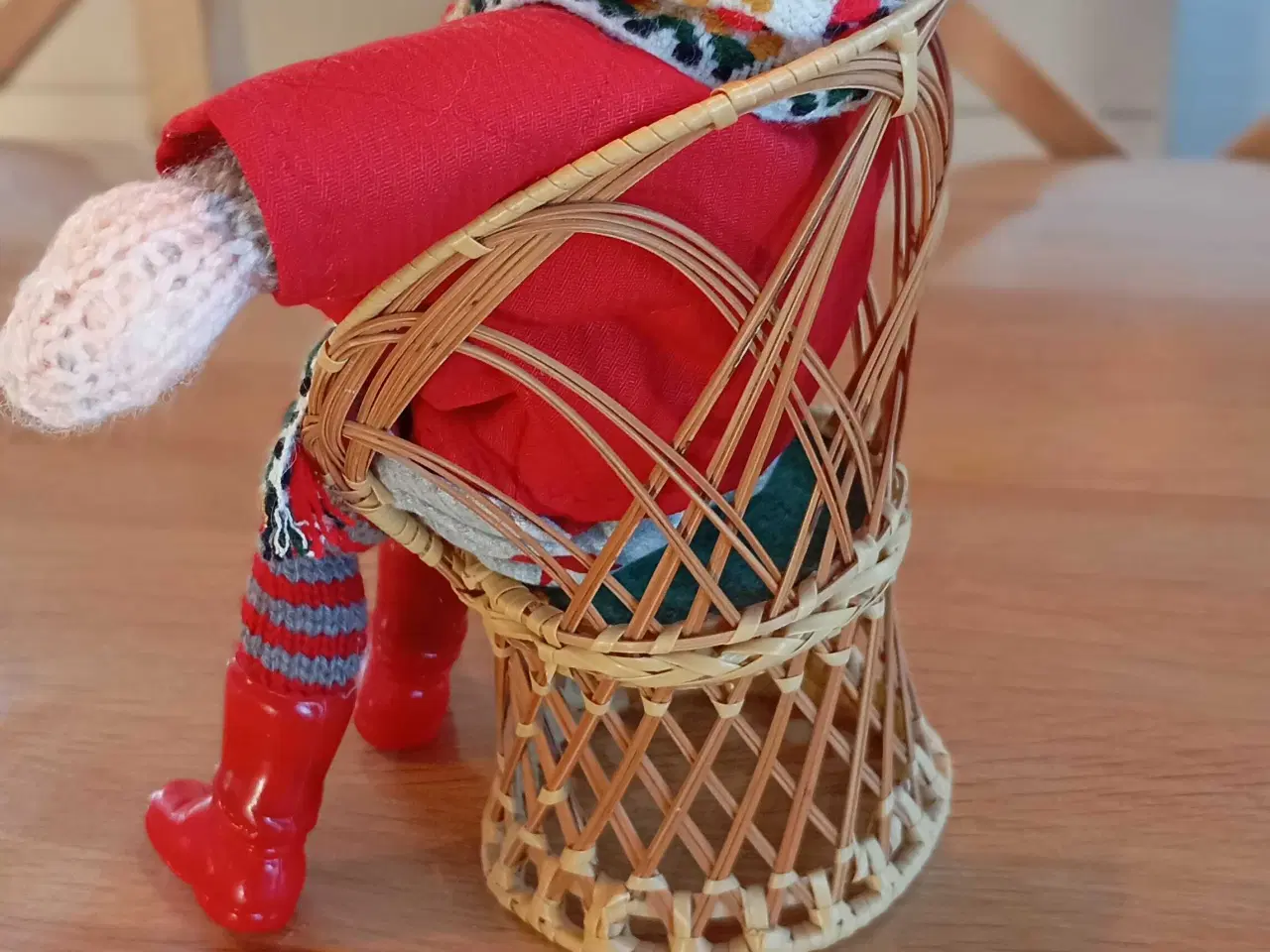 Billede 1 - Vintage påfuglestol med sød nisse
