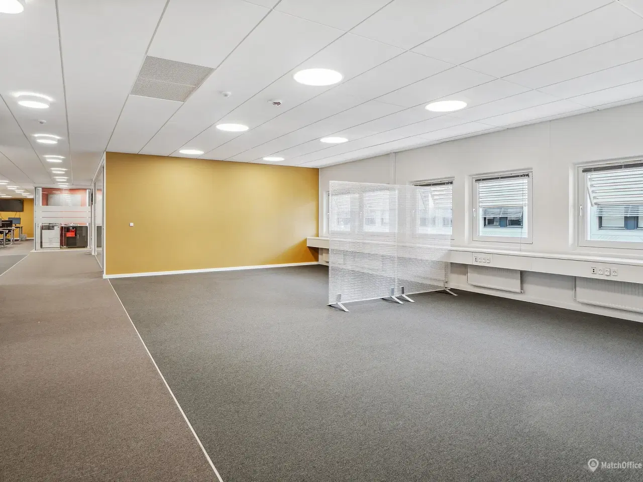 Billede 14 - Lyse og indbydende kontorlokaler med lyse trægulve