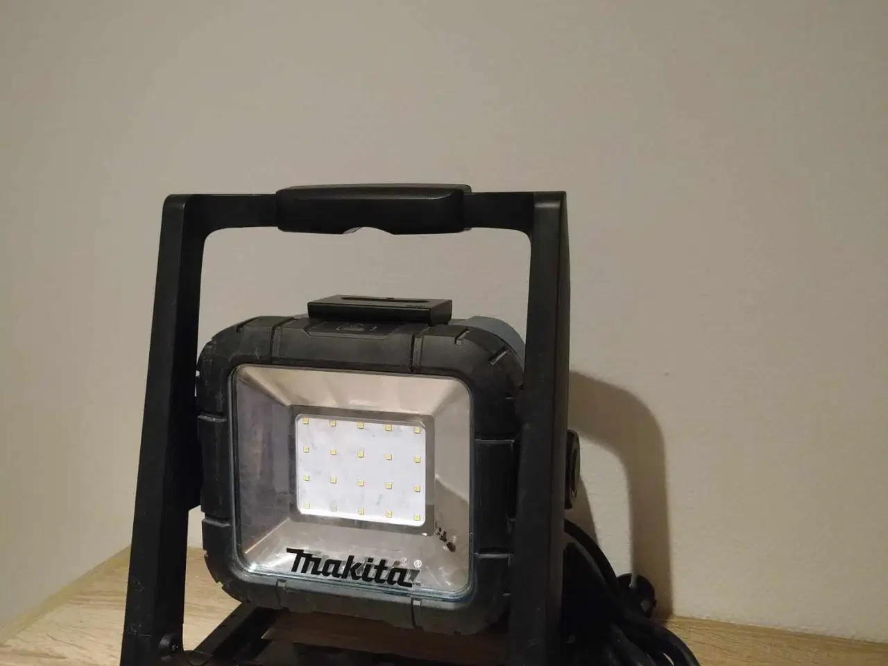 Billede 1 - Makita DEADML805 Arbejdslampe