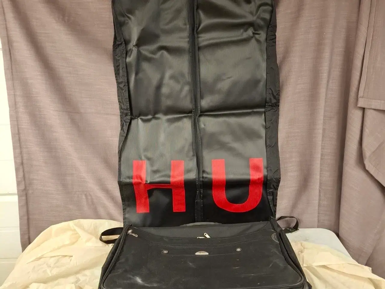 Billede 1 - Rejsegarderobe kuffert