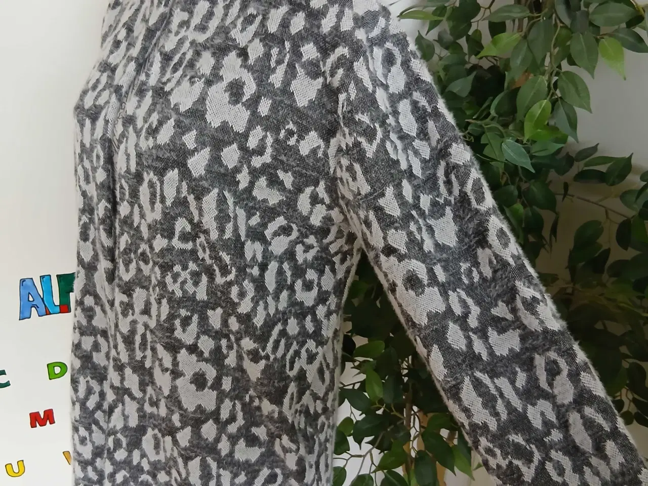 Billede 5 - Cardigan. Luxzuz. Medium/38