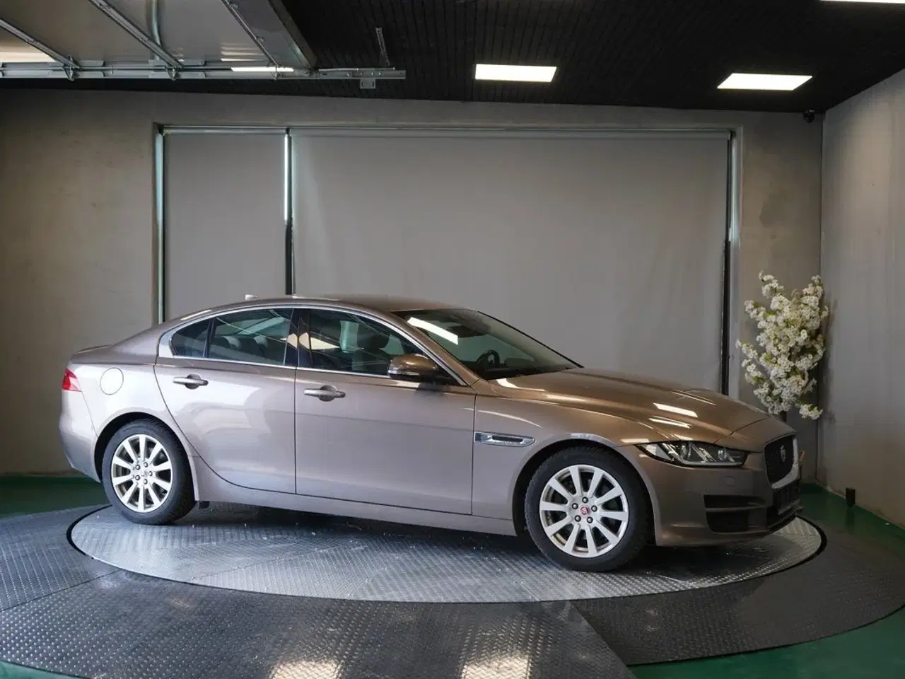 Billede 4 - Jaguar XE 2,0 D180 Portfolio aut.