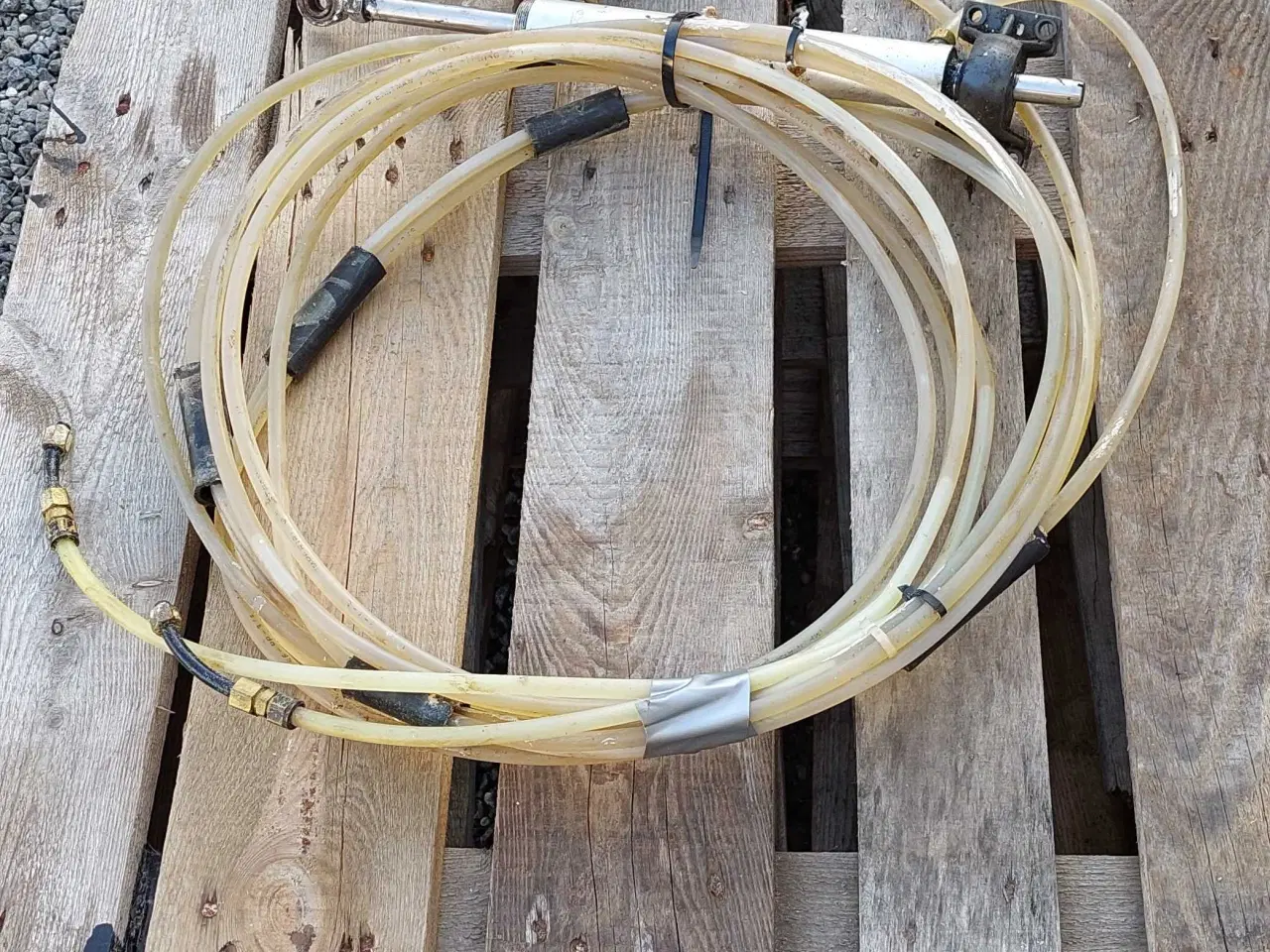 Billede 1 - Hydraulisk styring til båd