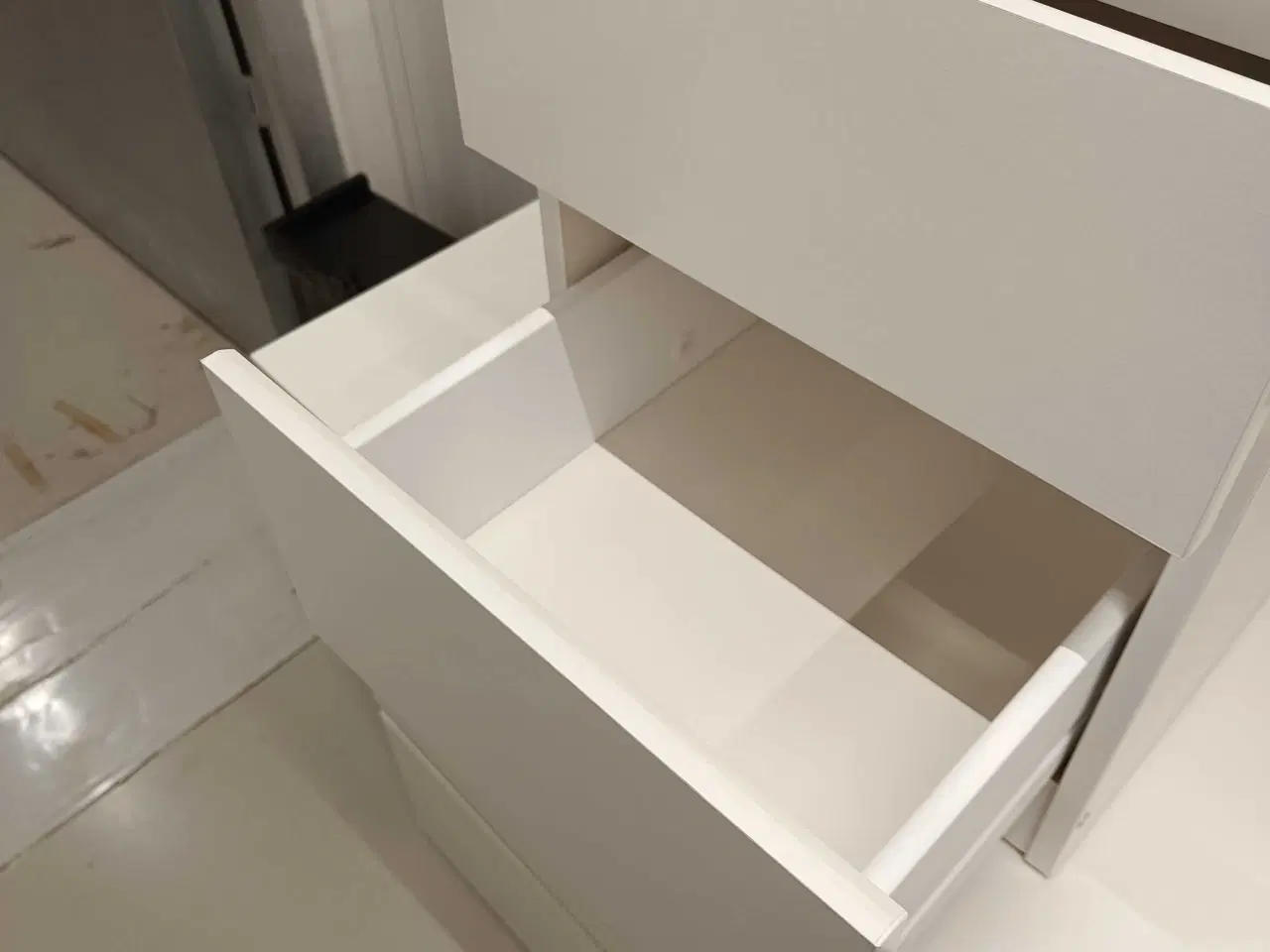 Billede 4 - 2 flotte sengeborde. Sælges samlet