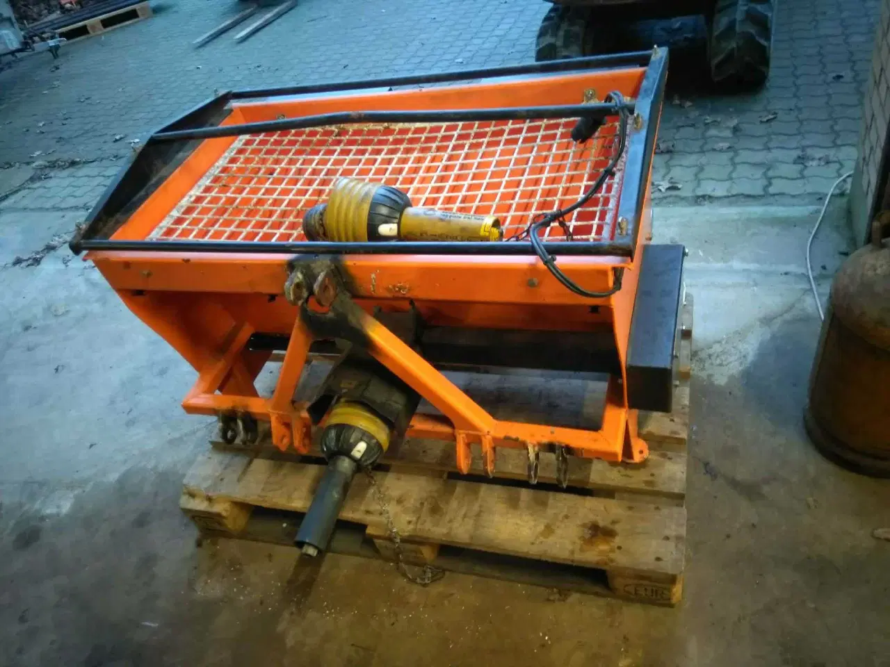 Billede 1 - Saltspreder m. Presenning 