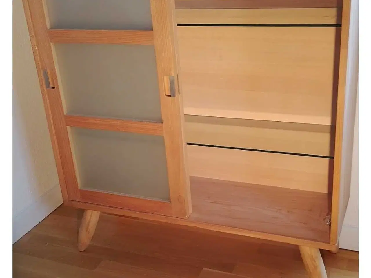 Billede 4 - Super flot vitrineskab sælges 