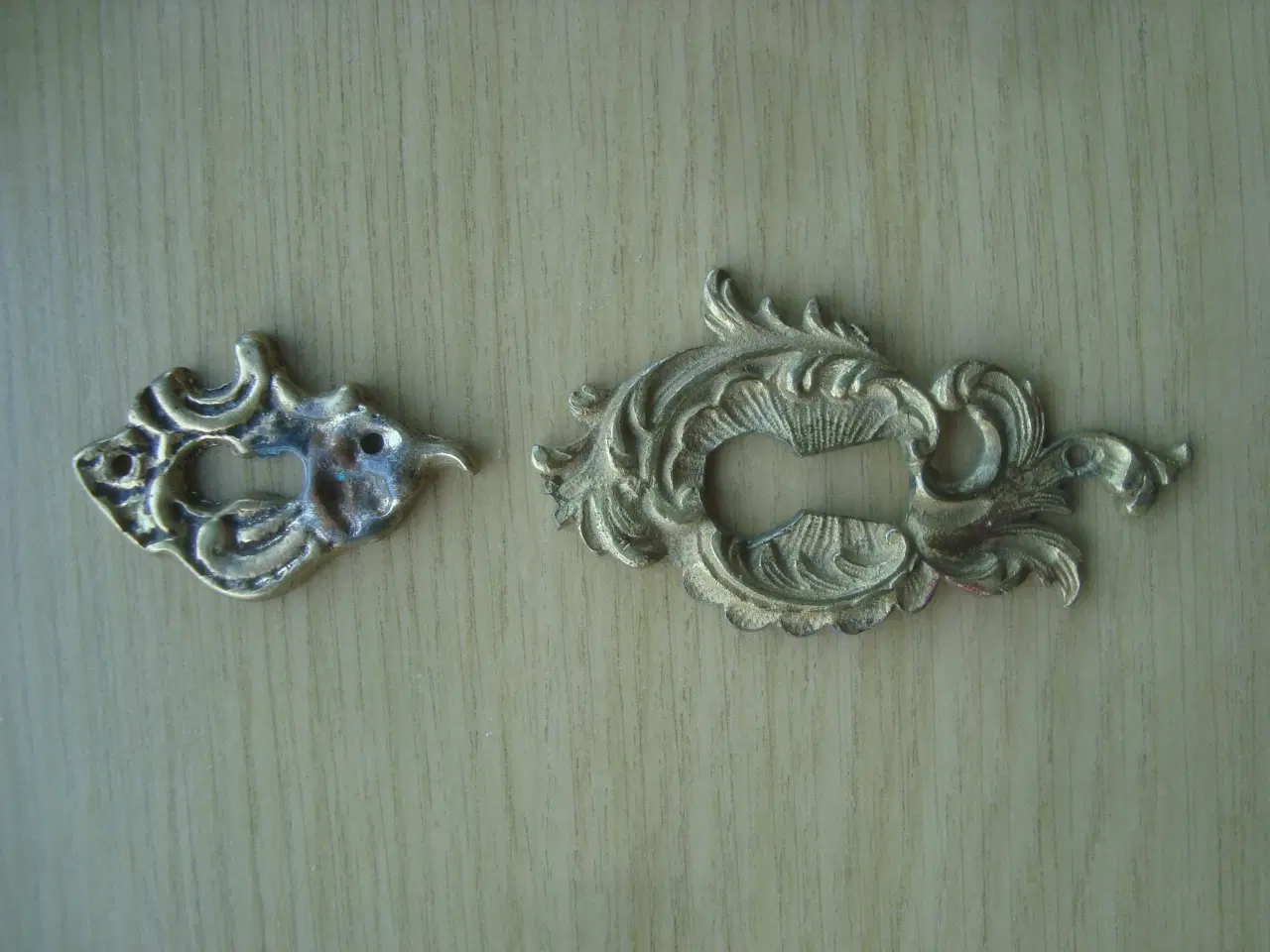 Billede 1 - Støbt nøglehul af bronce