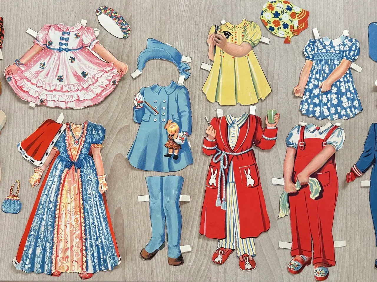 Billede 1 - Antik Dronning Margrethe påklædningsdukke