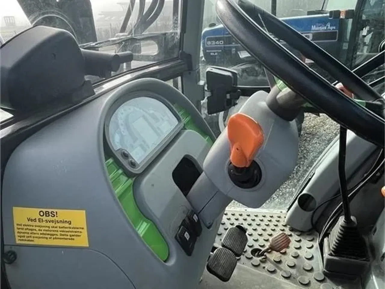 Billede 8 - Deutz-Fahr Agrofarm 100 Med læsser - 3000 timer