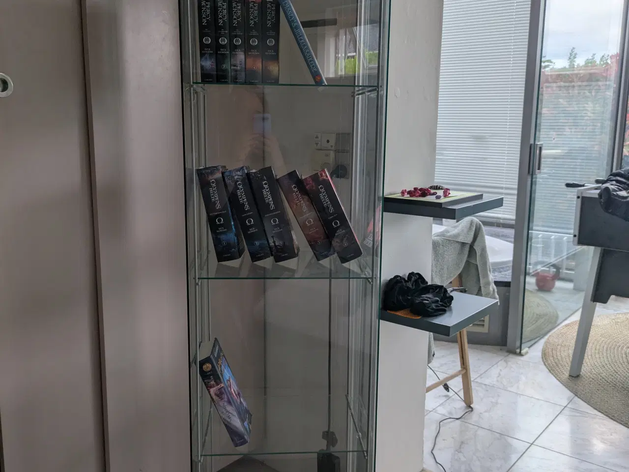 Billede 1 - Glasskab købt i Ikea